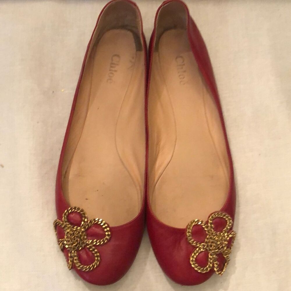 Chloe Red the leather ballet flats with gold chain flowerSize 37 1/2.